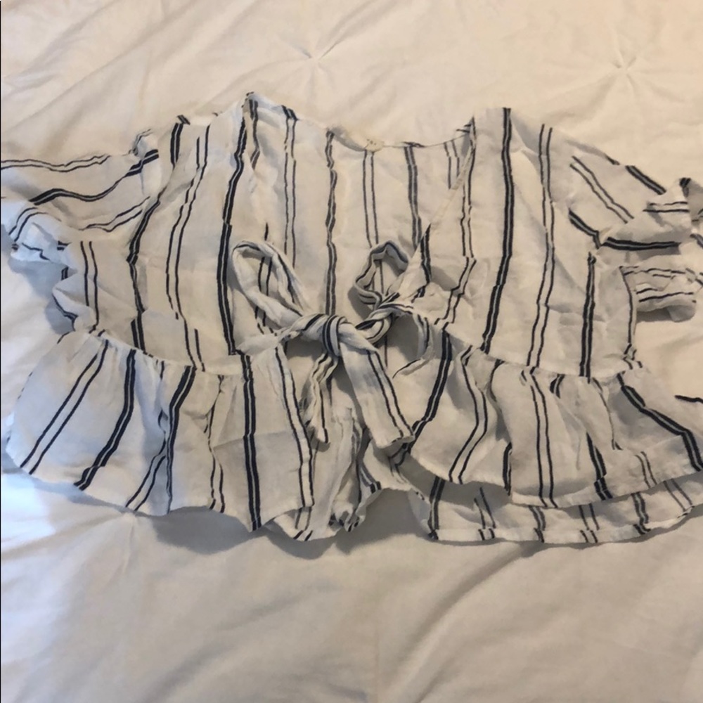 Pac sun cropped tie front shirt